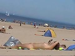Beach nudist 0142 Summer 2009 1 2