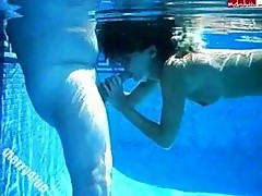 Sucking and fucking under water